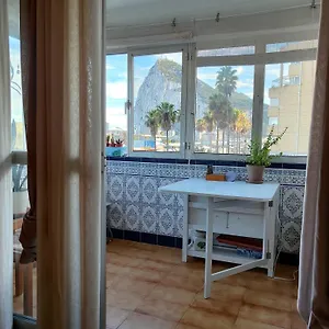 Private Bathroom In Shared 50m From Gibraltar Alloggio in famiglia La Línea de la Concepción
